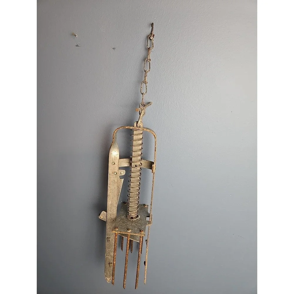 Vintage Victor Mole Trap Animal Trap Co. Made‎ in USA